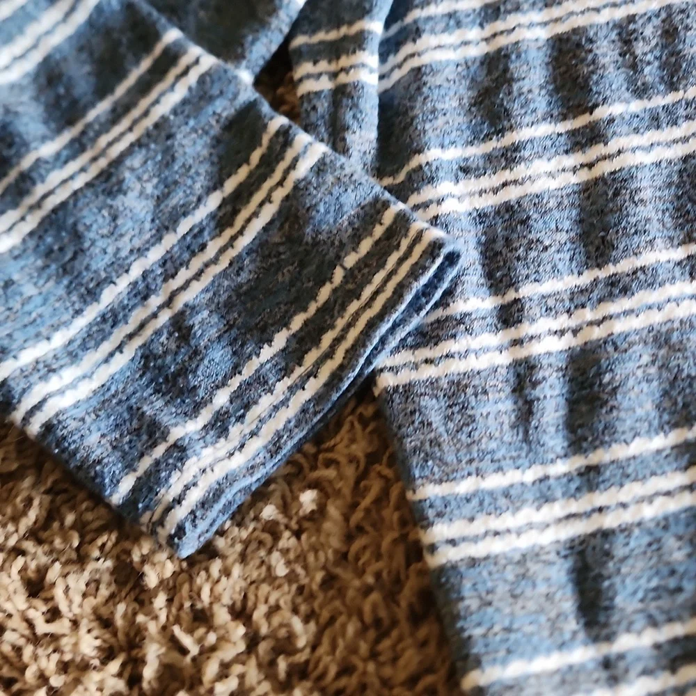 Chico's womans size 1 blue and white stripe casual shirt - Picture 4 of 7